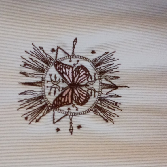 White tank with butterfly - Picture 2 of 2